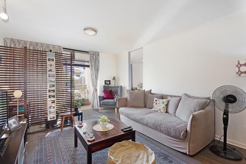 To Let 2 Bedroom Property for Rent in Claremont Western Cape